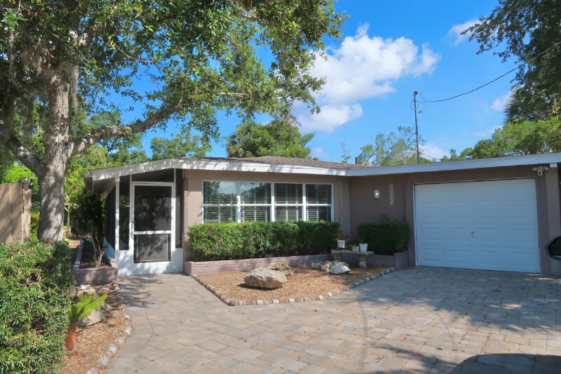 Primary Photo - 4571 Beacon Dr