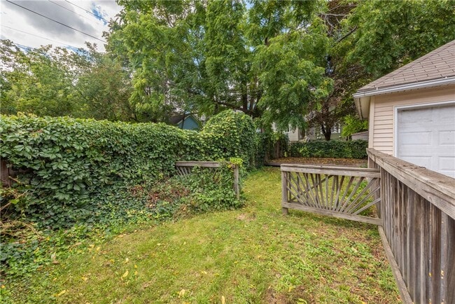 Building Photo - 167 Rosedale St