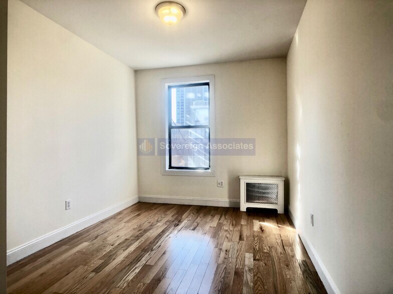 Building Photo - 270 Fort Washington Ave