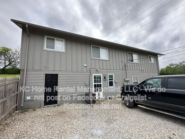 Building Photo - 300 Hill St