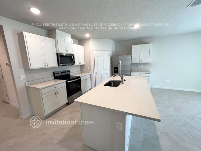 Building Photo - 542 SW Prima Vista Blvd
