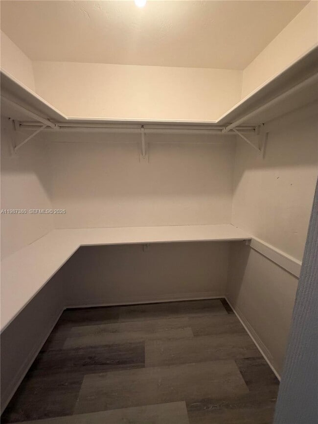 Building Photo - 311 SW 11th Ct