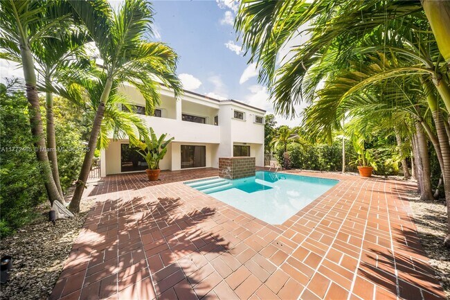 Building Photo - 511 Vittorio Ave