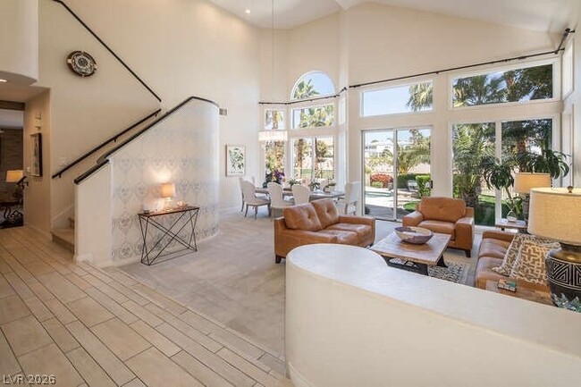 Building Photo - 8856 Rainbow Ridge Dr