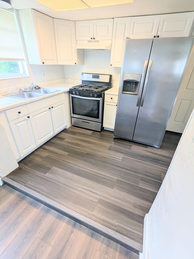 Building Photo - 3Bedroom+BONUS, 2 bath Daytona Beach