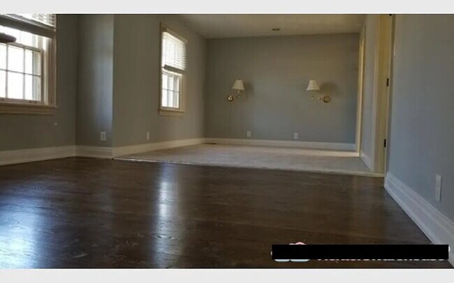 Building Photo - "Spacious 2600 Sq Ft Opportunity in Nashville's Prime Location!"
