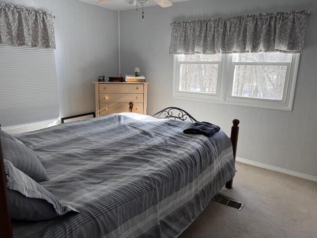 Building Photo - 100 Phelps St