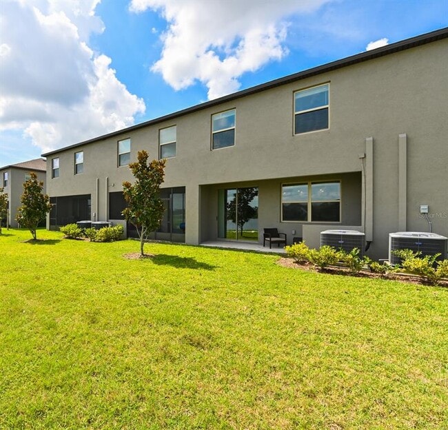Building Photo - 736 Royal Empress Dr