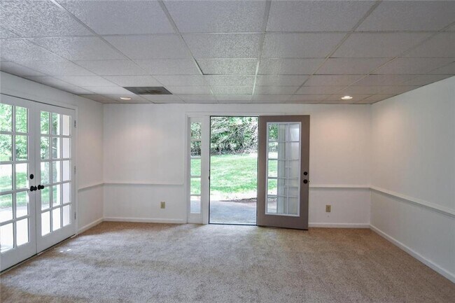 Building Photo - 17040 Birmingham Rd