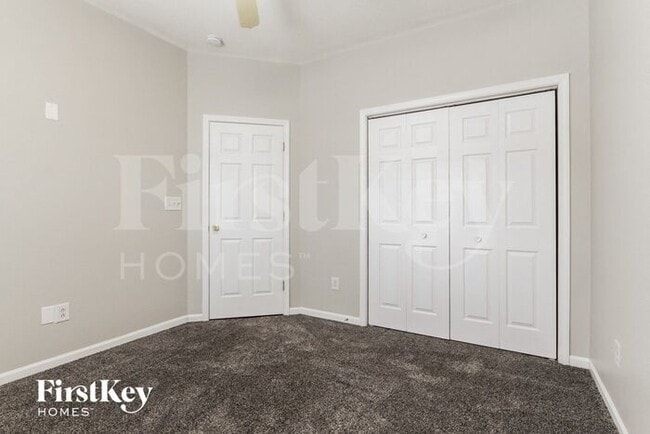 Building Photo - 8129 Red Barn Ct