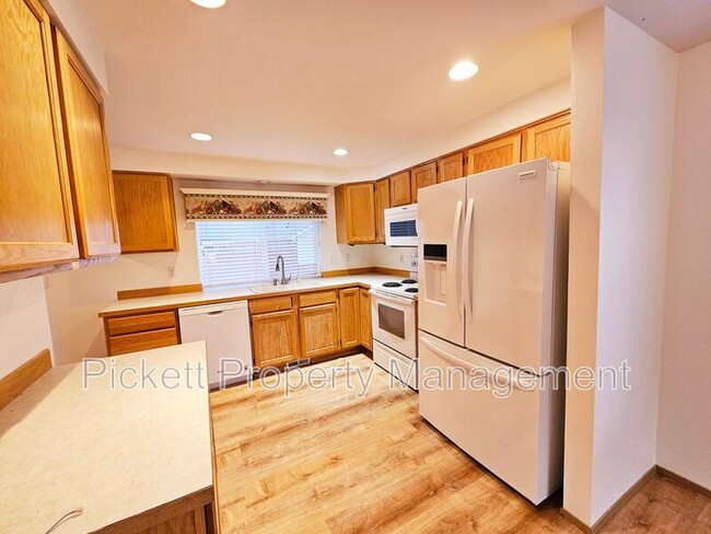 Building Photo - 1181 Landover Pl