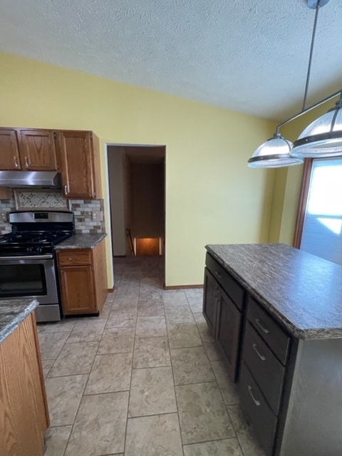Building Photo - 208 Greenleaf Dr