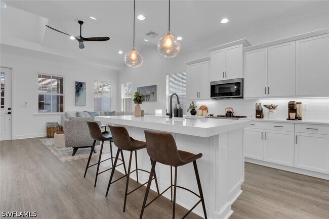 Building Photo - 7242 Saona CT