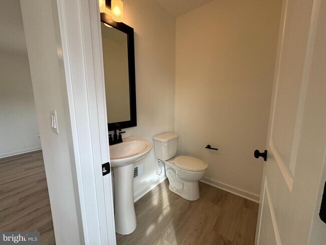 Building Photo - 36122 Wilderness Shores Way