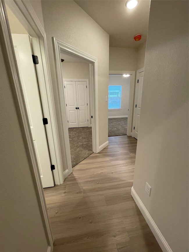 Building Photo - For lease
