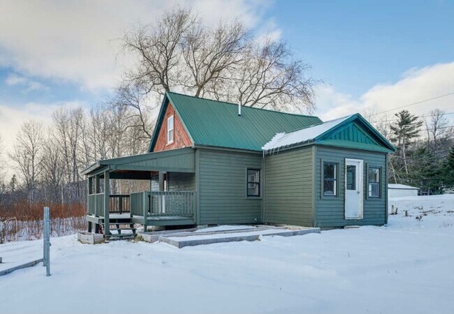 Building Photo - 15 Cottage Rd