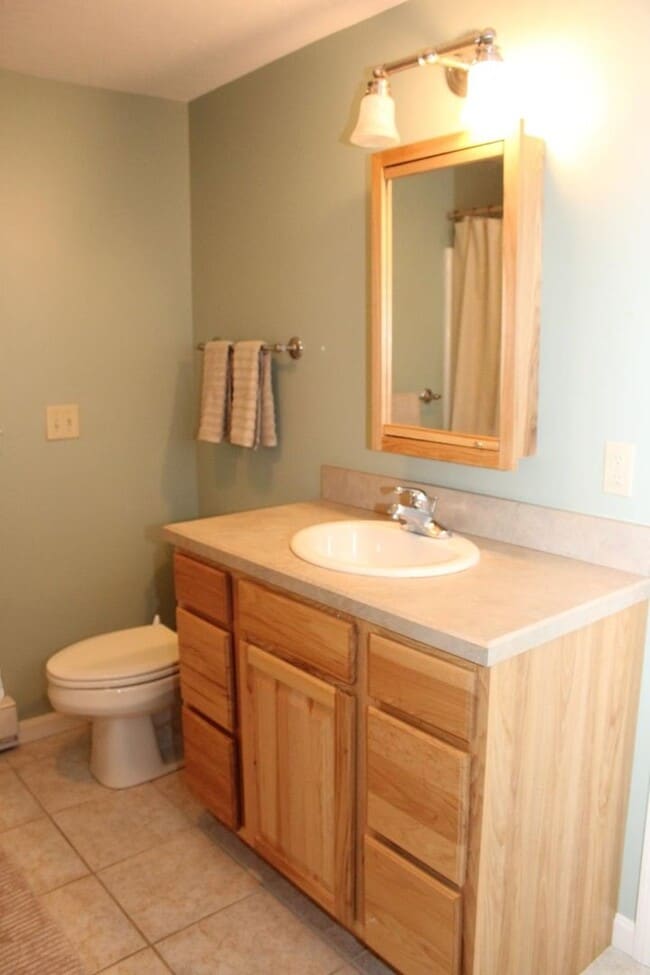 Building Photo - Long Term Rental Meredith, NH
