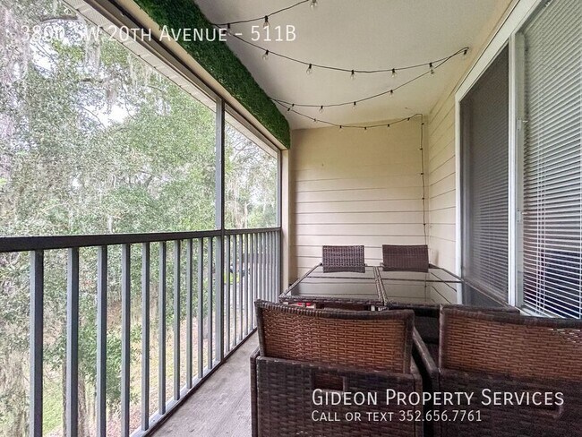 Building Photo - 3800 SW 20th Ave