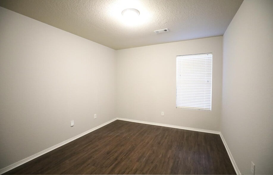 Building Photo - 3809 Remington Dr