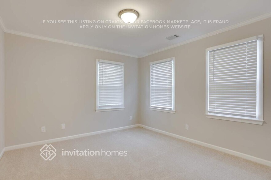 Building Photo - 993 Tall Pine Ct SW