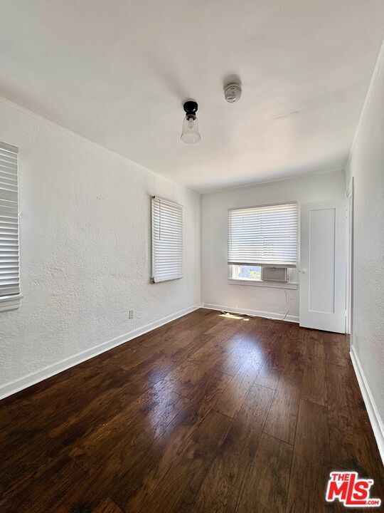 Building Photo - 3883 S Gramercy Pl