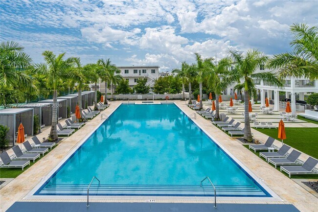 Building Photo - 10420 NW 67th St