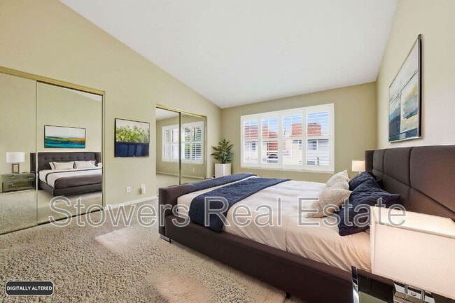 Building Photo - 350 Bellflower Dr