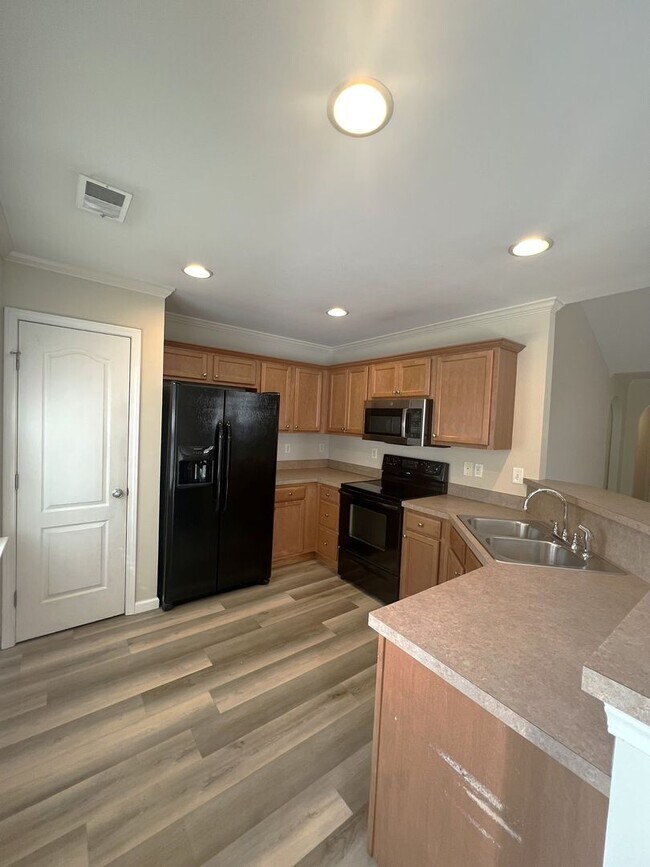 Building Photo - Windsor Park