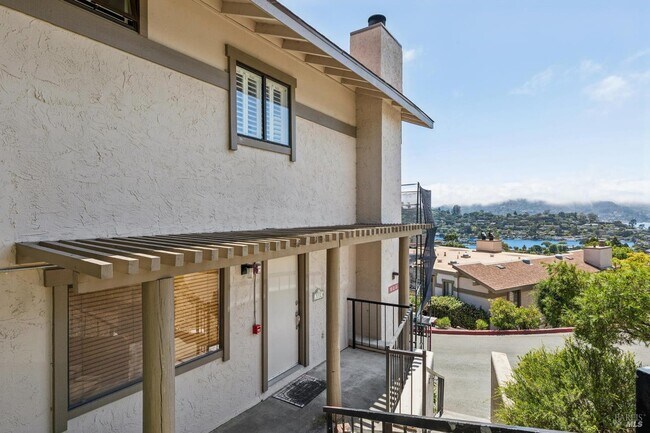 Building Photo - 112 Marinero Cir