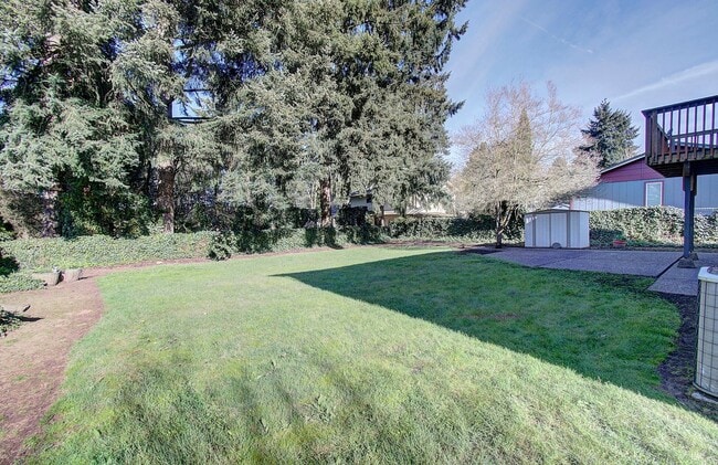 Building Photo - Spacious 4bd 2.5ba Home - Avail. Now!