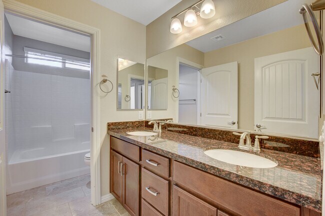 Building Photo - 2919 Caxton Grove Dr