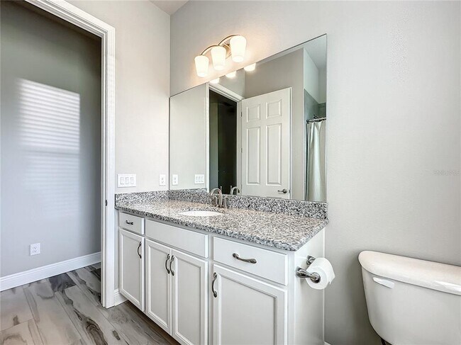 Building Photo - 725 E Charleston Ct