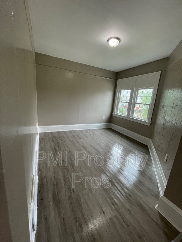 Building Photo - 2621 N 23rd St