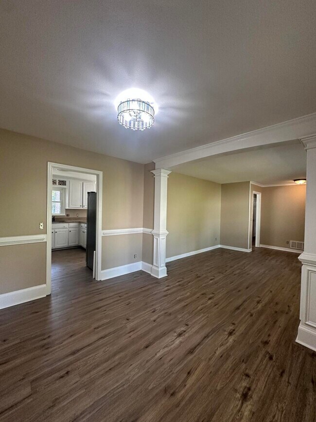 Building Photo - 1909 Pisgah Rd