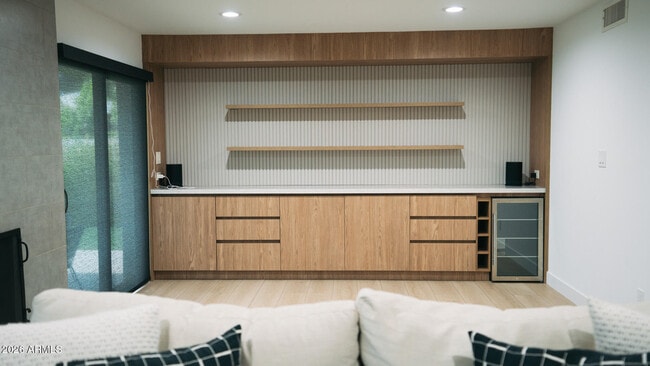 Building Photo - 8743 E Bonita Dr