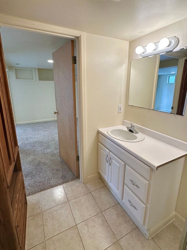 Building Photo - Charming 2-Bedroom, 2- bathroom Home with Bonus Space & Prime Shoreline Location