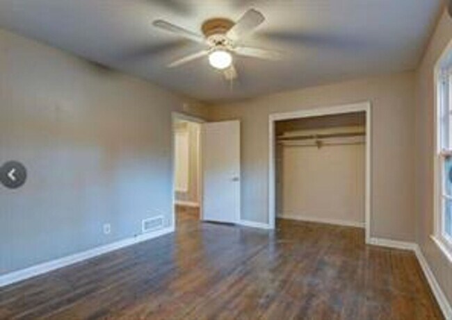 Building Photo - 909 Duncan Ln