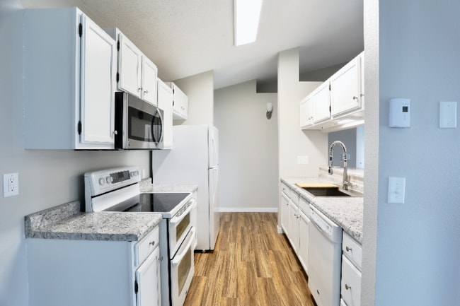 Building Photo - 3193 17th St S