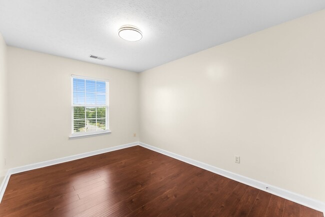 Building Photo - 7020 Timber Oak Dr