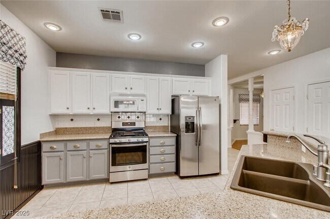 Building Photo - 5389 Progresso St