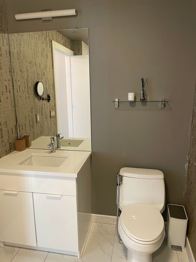 Building Photo - 9 Ave at Port Imperial