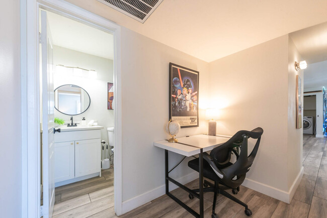 Building Photo - 3502 E Crocus Dr