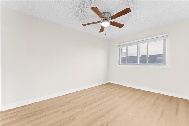 Building Photo - 3116 W 99th St