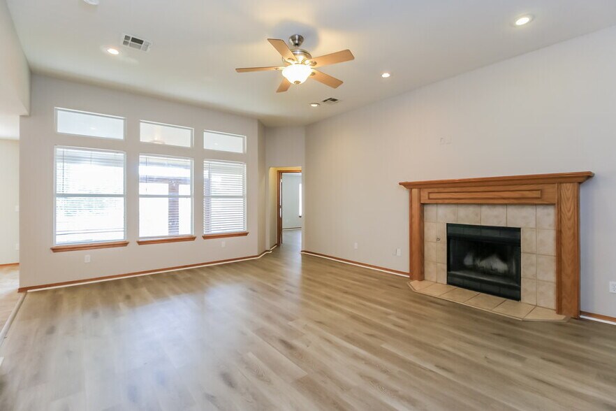 Building Photo - 528 NW 174th St