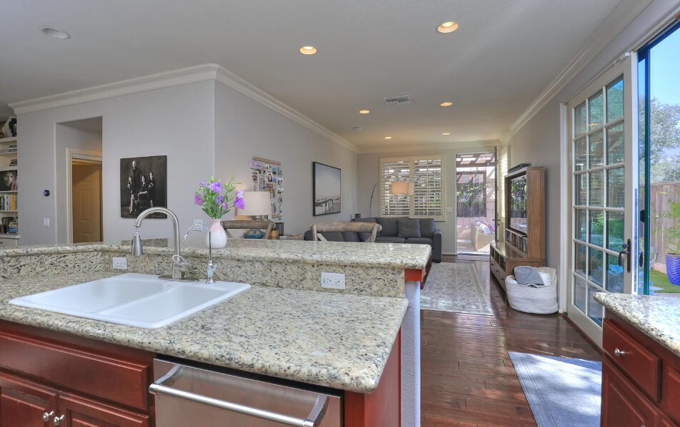 Living room - 120 Via Lee
