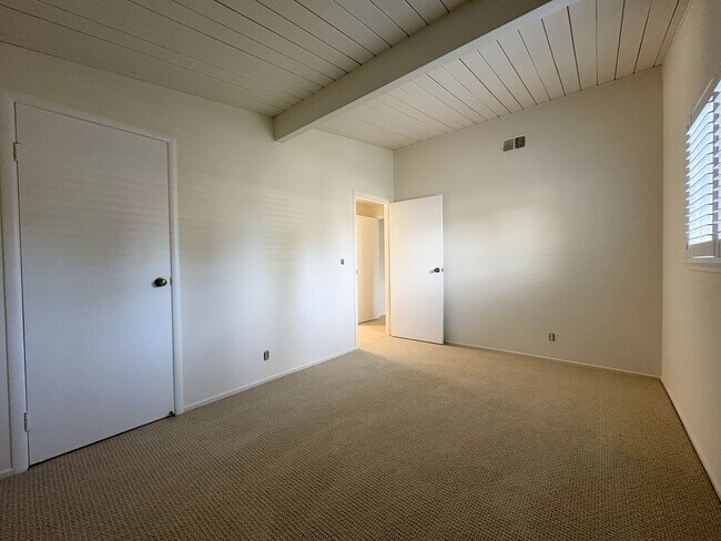 Building Photo - Charming Palo Alto Home with Beautiful Landscaping!