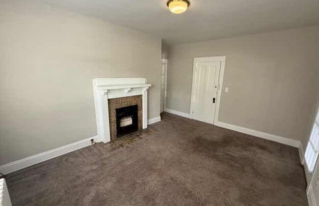 Building Photo - 3027 Clifton Ave