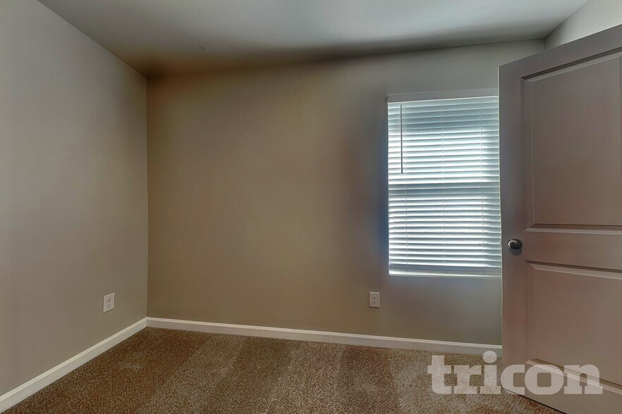 Building Photo - 114 Highland Dr