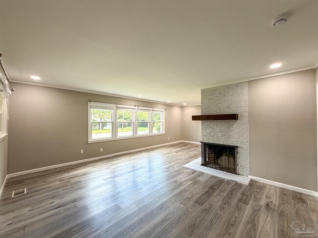 Building Photo - 1815 Hallmark Dr