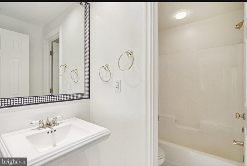 Building Photo - 12720 Knightsbridge Dr